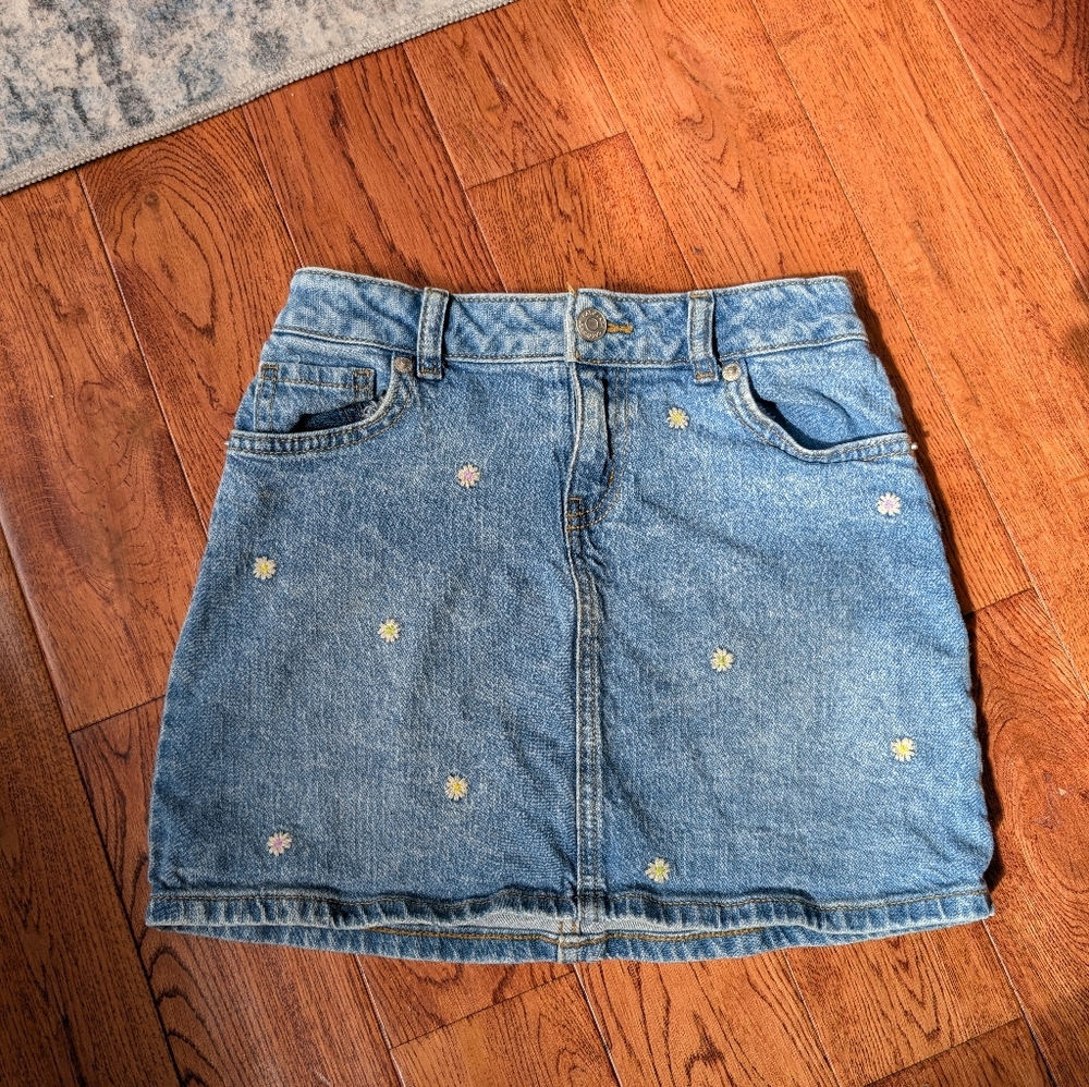 Cat & Jack Girl's Denim Jean Skirt Flower Embroidery Size M(8) EUC